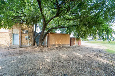 105 S Us Highway 183 Woodson TX 76491