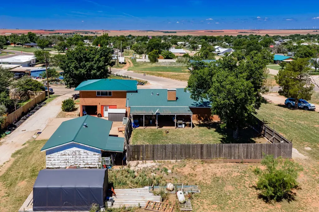 510 N Elizabeth Avenue Rotan TX 79546