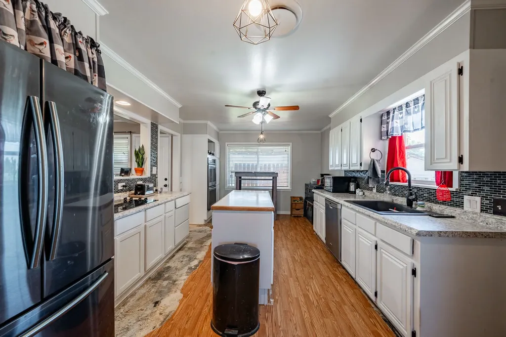 510 N Elizabeth Avenue Rotan TX 79546