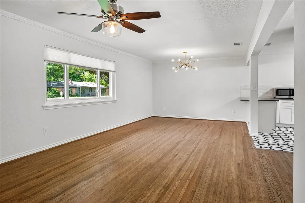 2203 Healey Drive Dallas TX 75228
