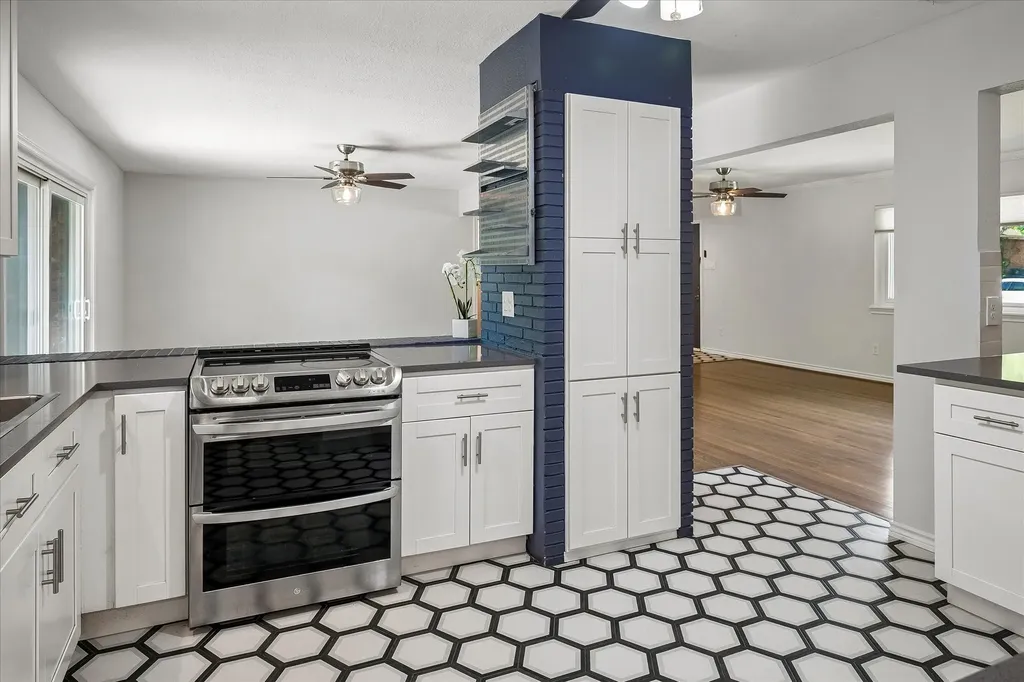 2203 Healey Drive Dallas TX 75228