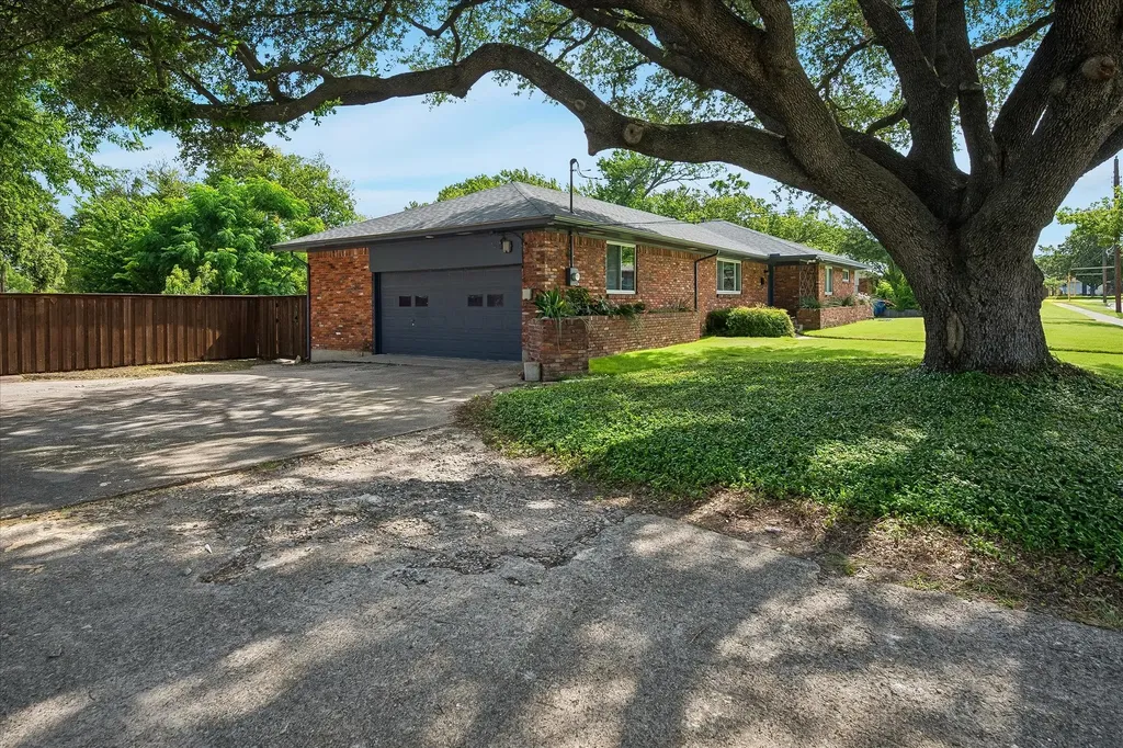 2203 Healey Drive Dallas TX 75228