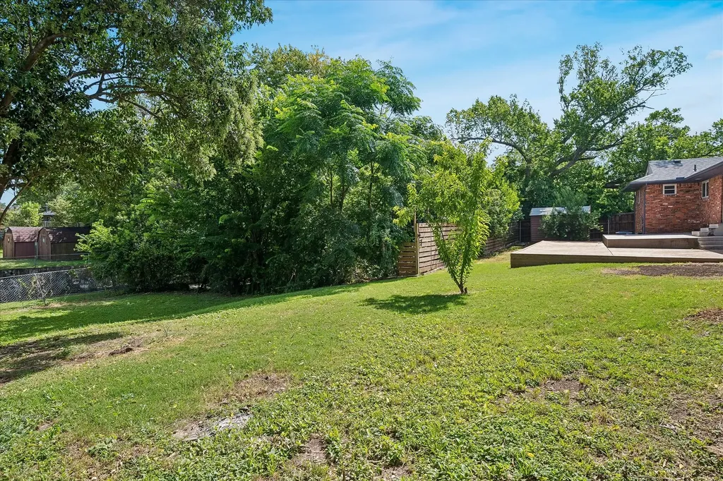 2203 Healey Drive Dallas TX 75228