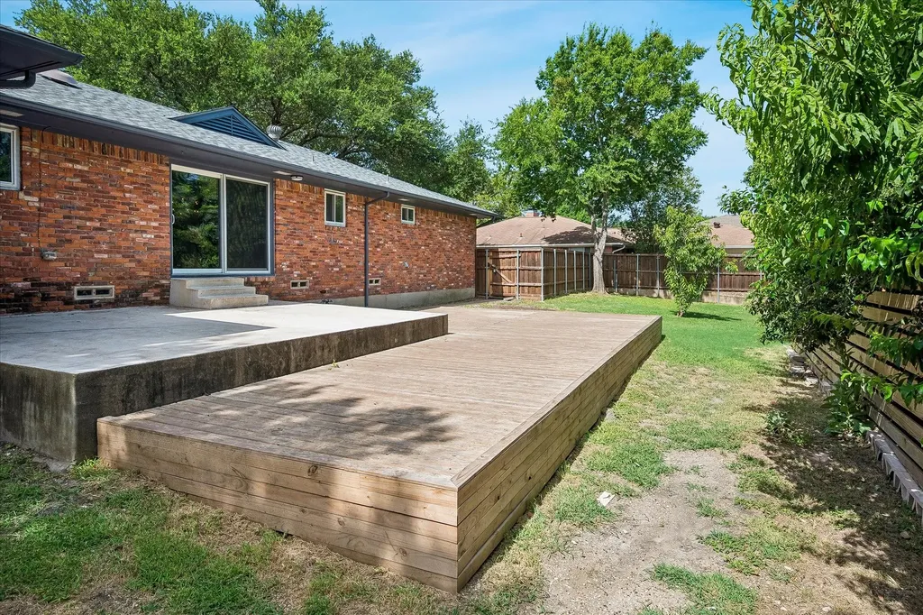 2203 Healey Drive Dallas TX 75228