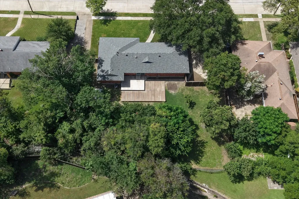 2203 Healey Drive Dallas TX 75228