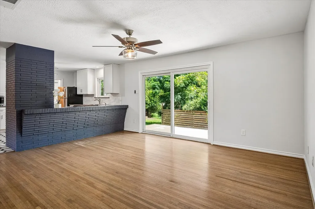 2203 Healey Drive Dallas TX 75228