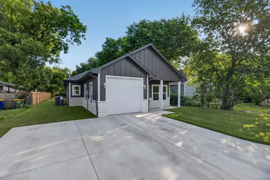 107 Smith Street Hillsboro TX 76645