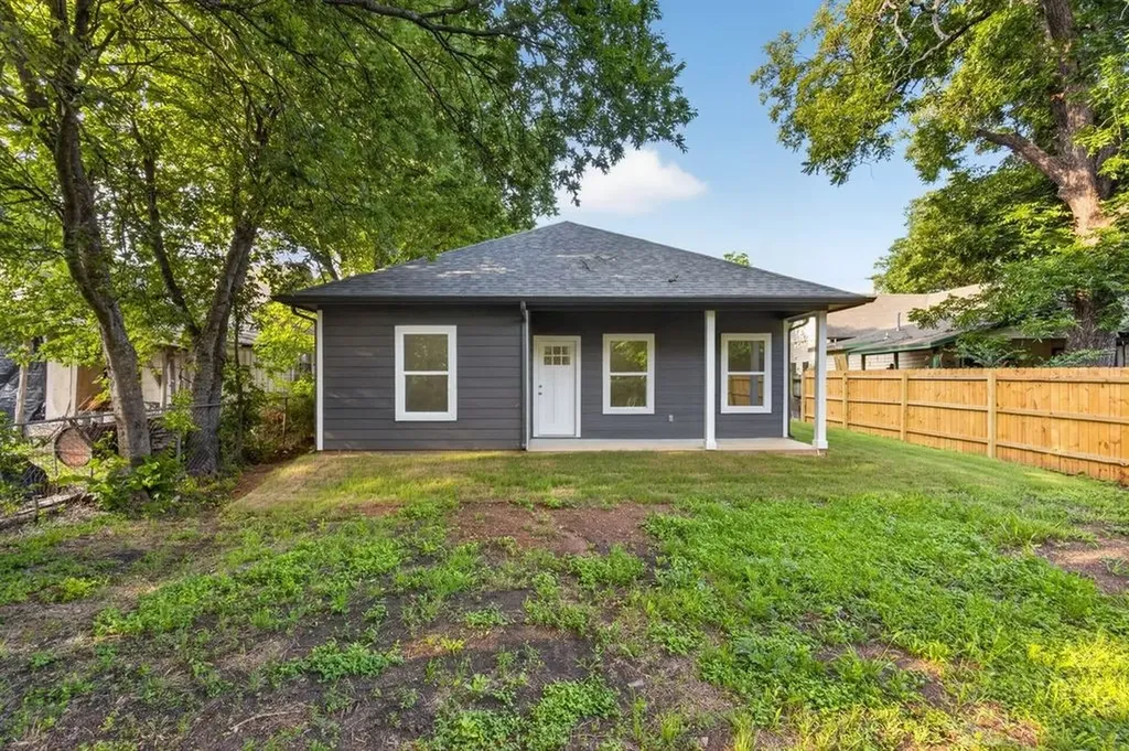 107 Smith Street Hillsboro TX 76645