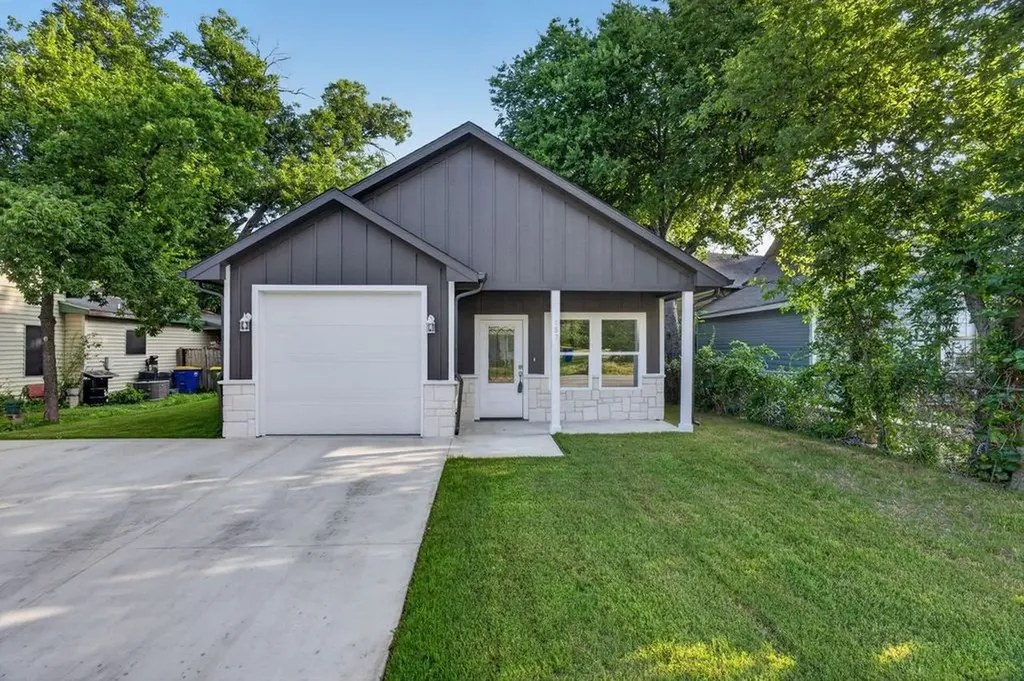 107 Smith Street Hillsboro TX 76645