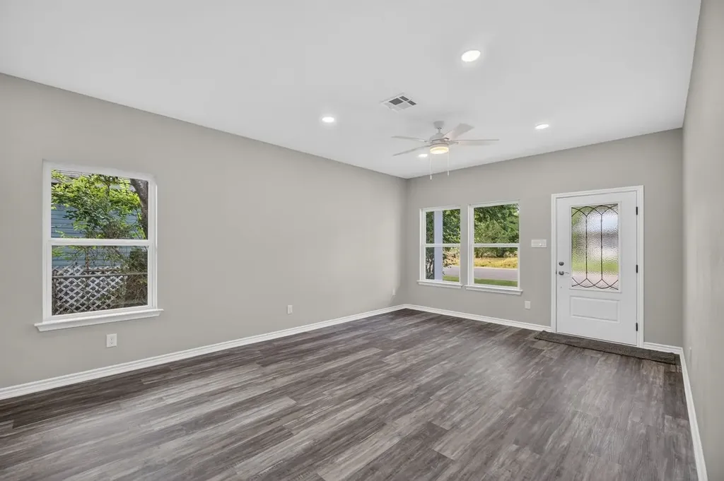 107 Smith Street Hillsboro TX 76645