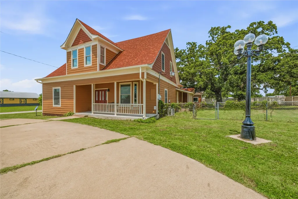 207 N Fisher Gorman TX 76454