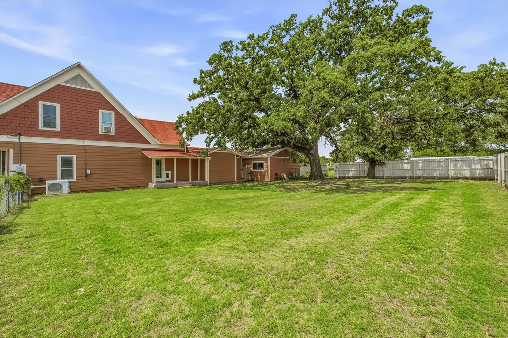207 N Fisher Gorman TX 76454