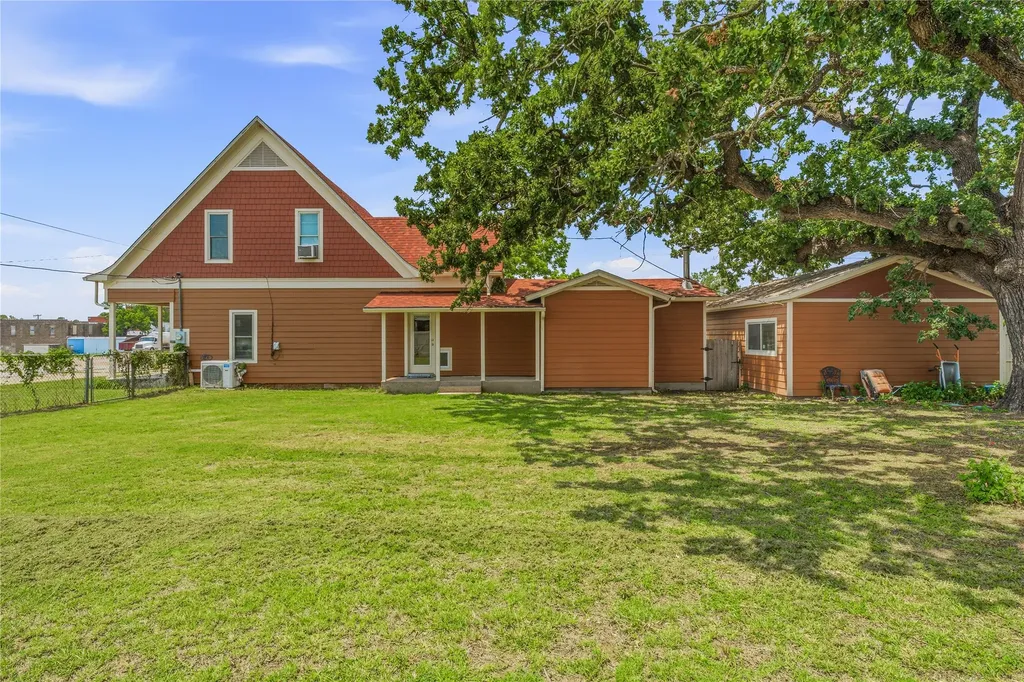 207 N Fisher Gorman TX 76454