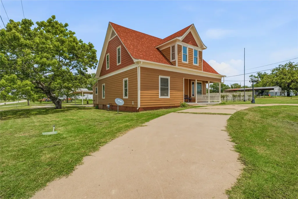 207 N Fisher Gorman TX 76454