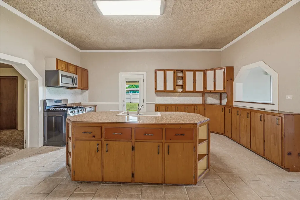 207 N Fisher Gorman TX 76454