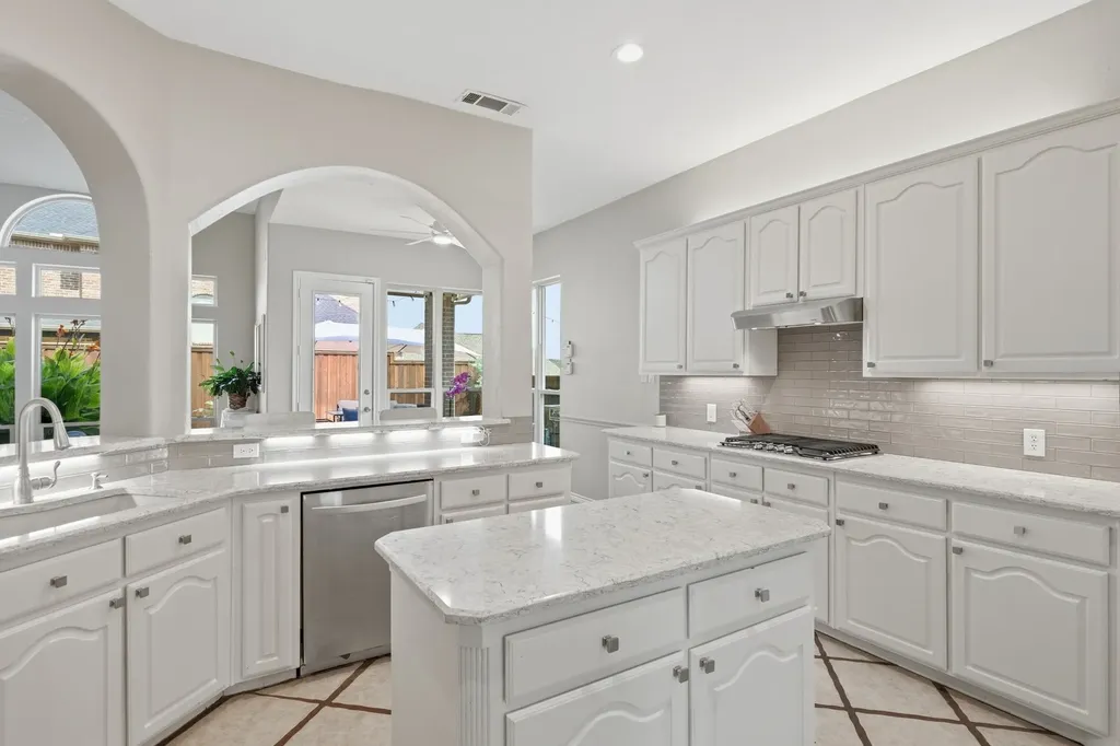 3326 Castlewood Boulevard Highland Village TX 75077