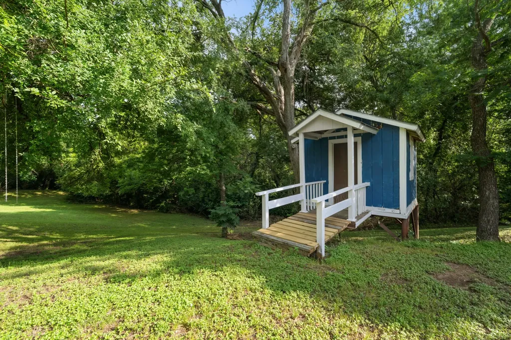 603 E Avenue A Valley Mills TX 76689