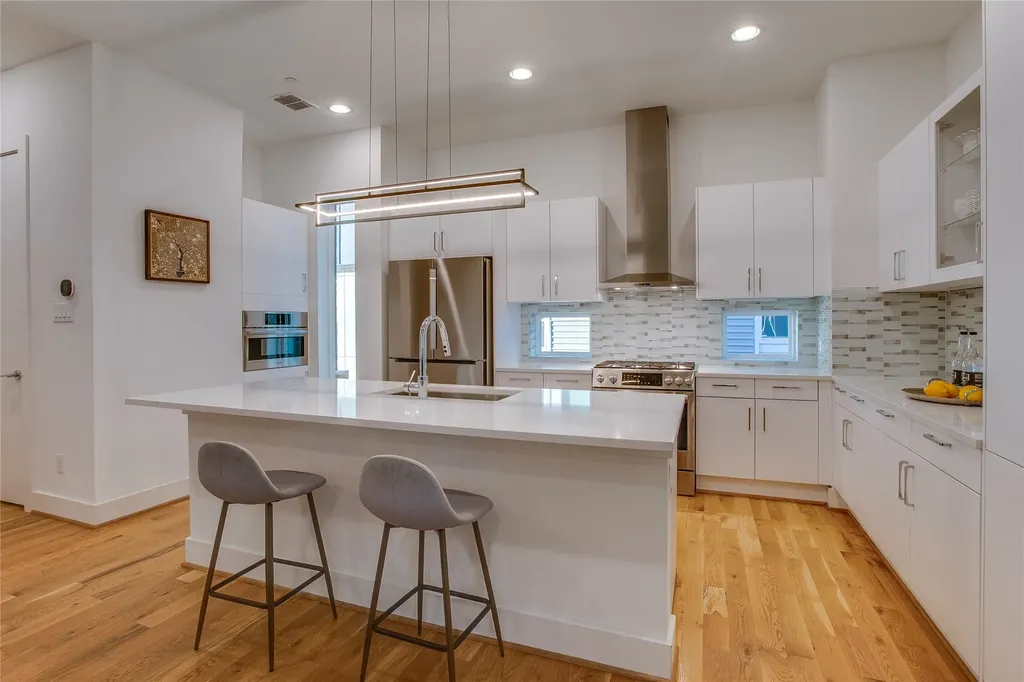1936 Kearney Court Dallas TX 75204