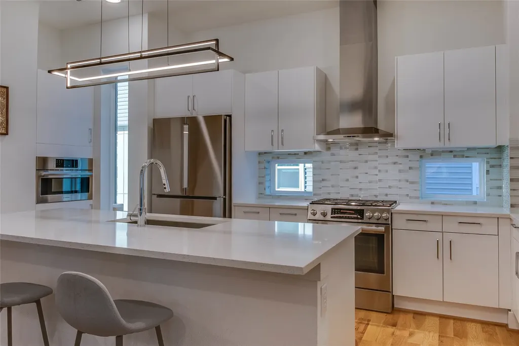 1936 Kearney Court Dallas TX 75204