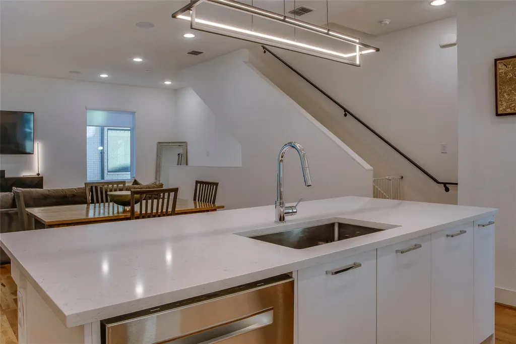 1936 Kearney Court Dallas TX 75204