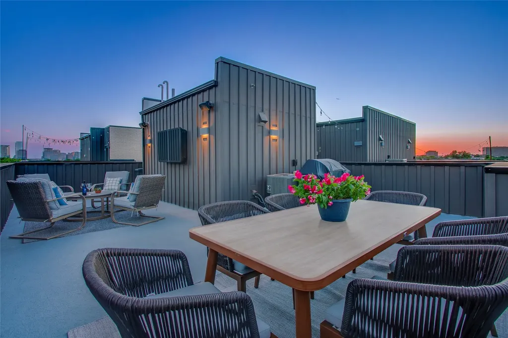 1936 Kearney Court Dallas TX 75204