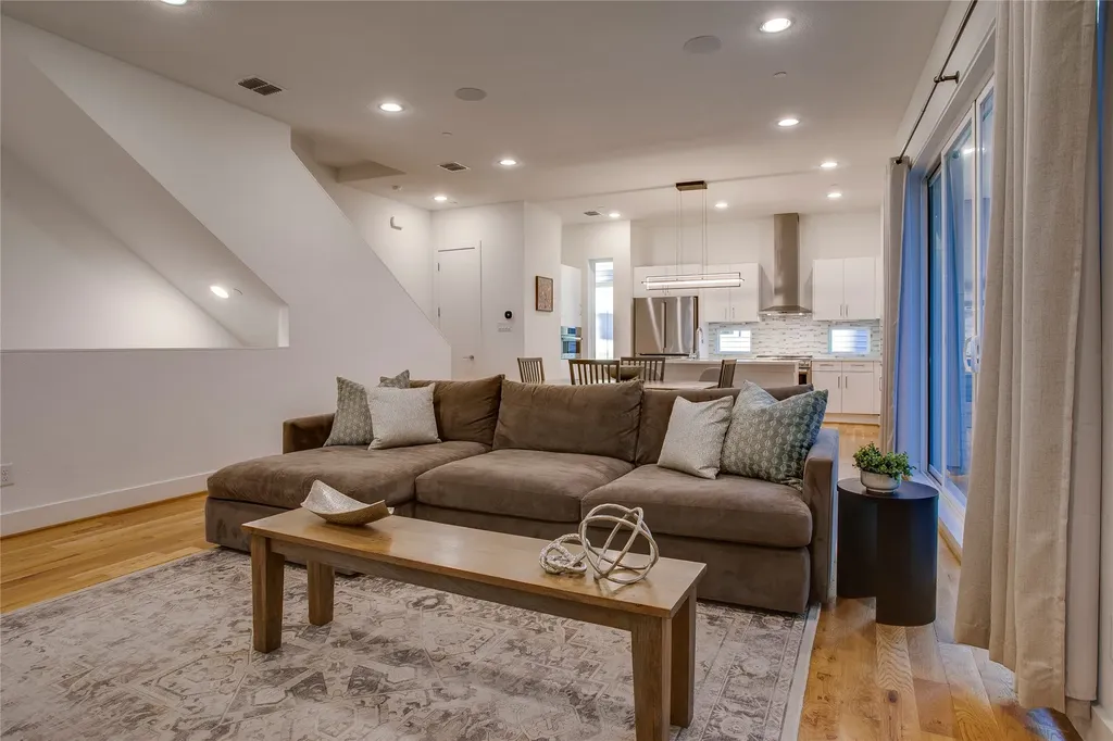 1936 Kearney Court Dallas TX 75204