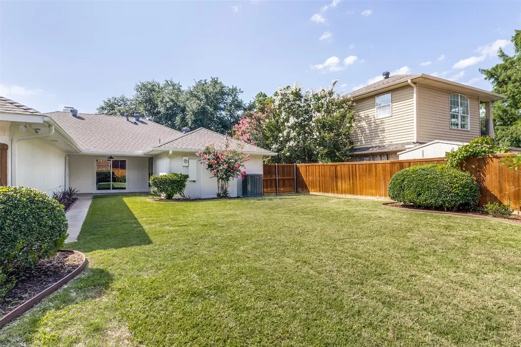 7122 Winedale Drive Dallas TX 75231