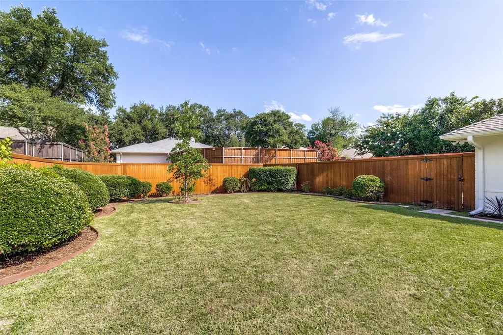 7122 Winedale Drive Dallas TX 75231
