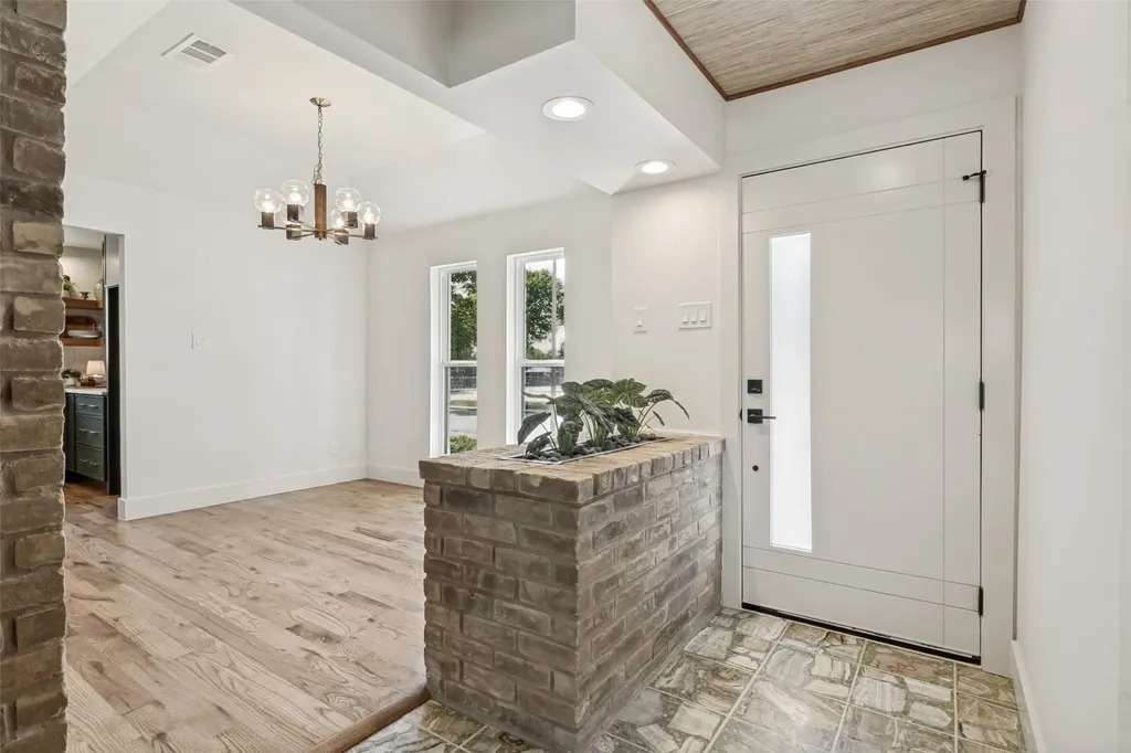 7122 Winedale Drive Dallas TX 75231