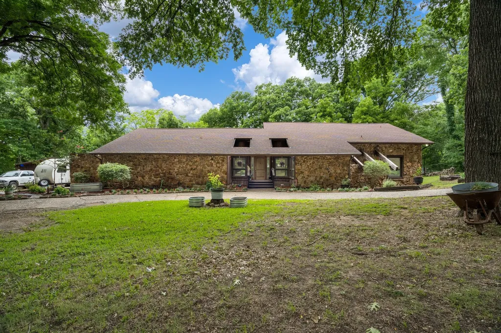 207 Shadowwood Trail Ovilla TX 75154