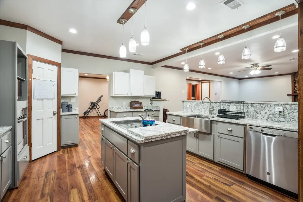 207 Shadowwood Trail Ovilla TX 75154