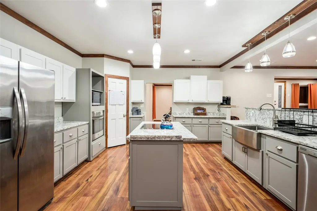 207 Shadowwood Trail Ovilla TX 75154