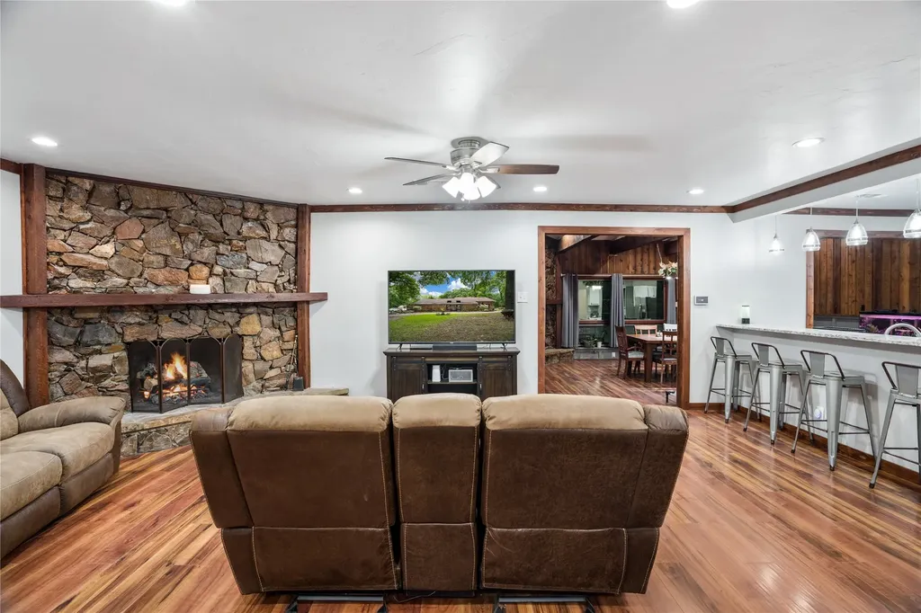 207 Shadowwood Trail Ovilla TX 75154