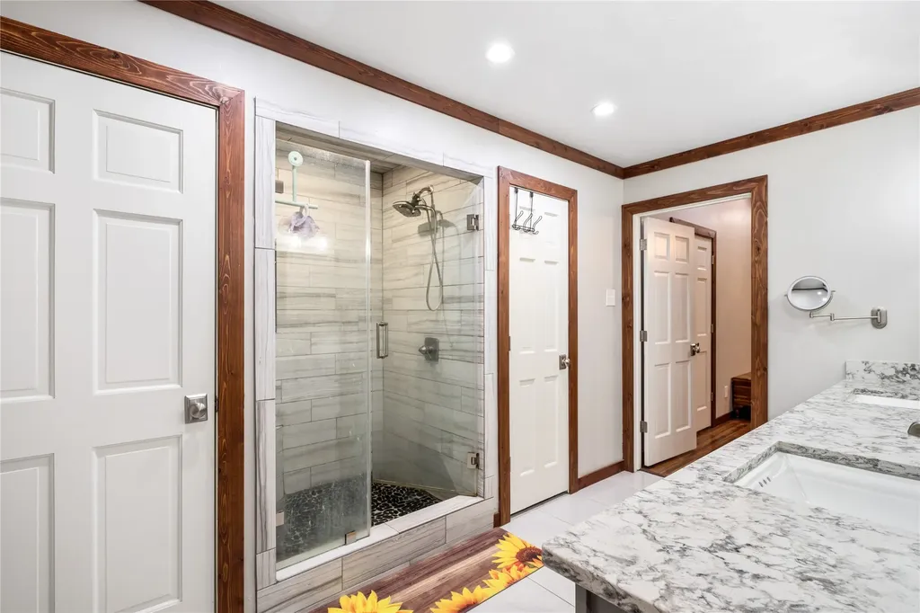 207 Shadowwood Trail Ovilla TX 75154