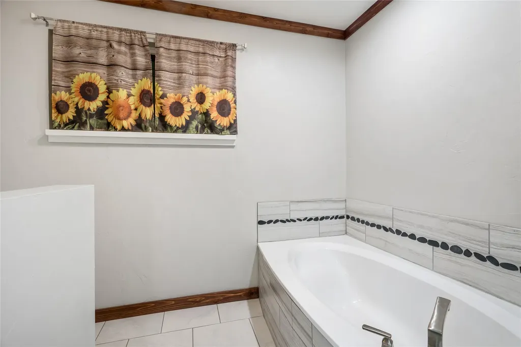 207 Shadowwood Trail Ovilla TX 75154