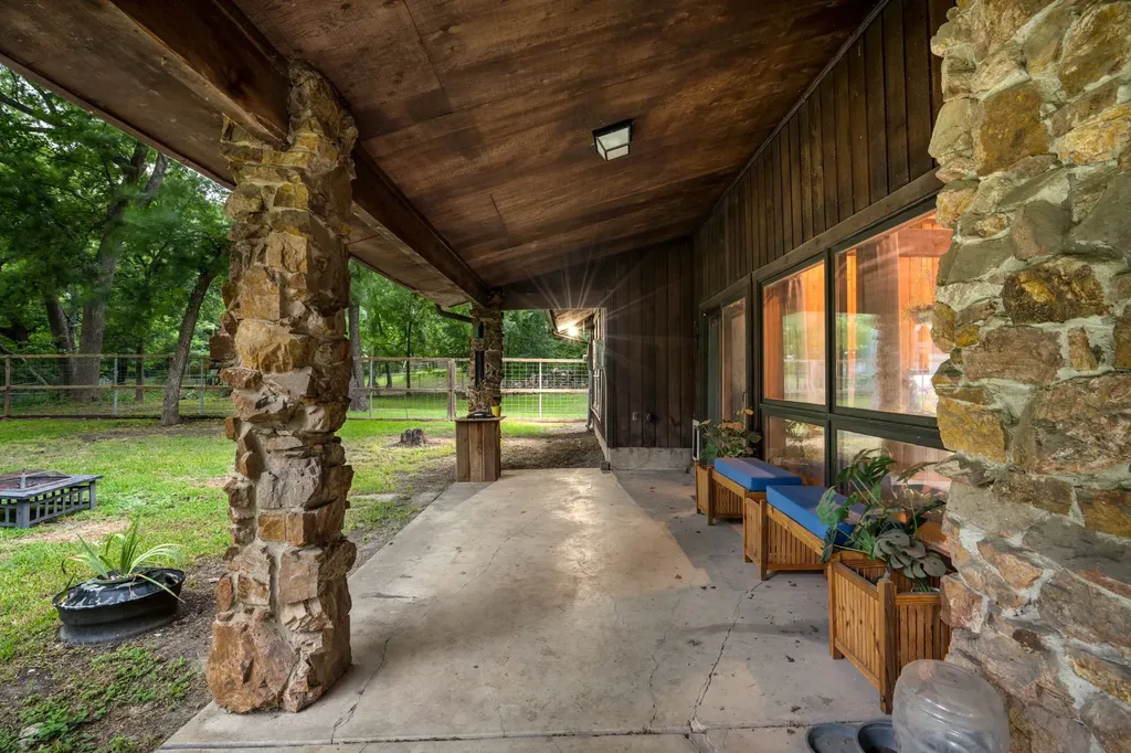 207 Shadowwood Trail Ovilla TX 75154