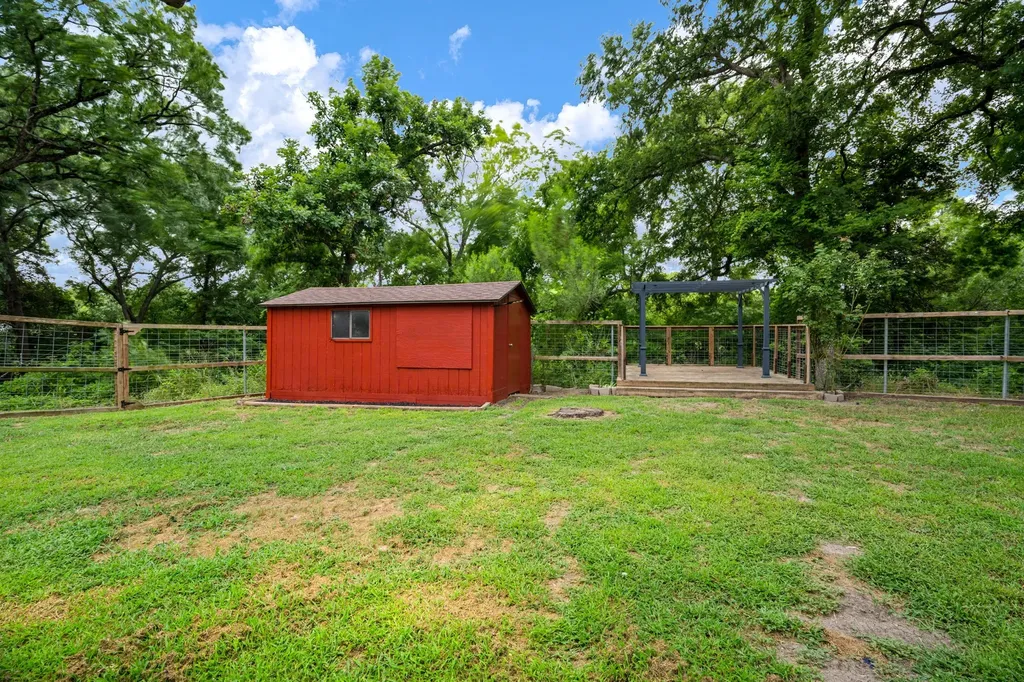 207 Shadowwood Trail Ovilla TX 75154