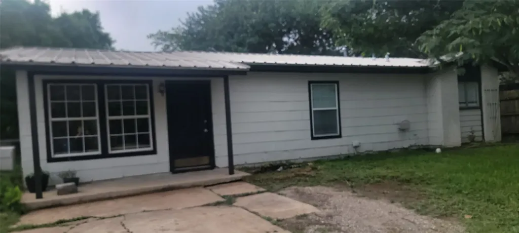 716 N Cummings Drive Alvarado TX 76009