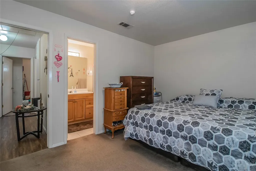 121 Cambridge Drive Saginaw TX 76179