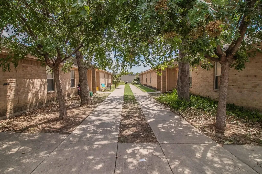 121 Cambridge Drive Saginaw TX 76179