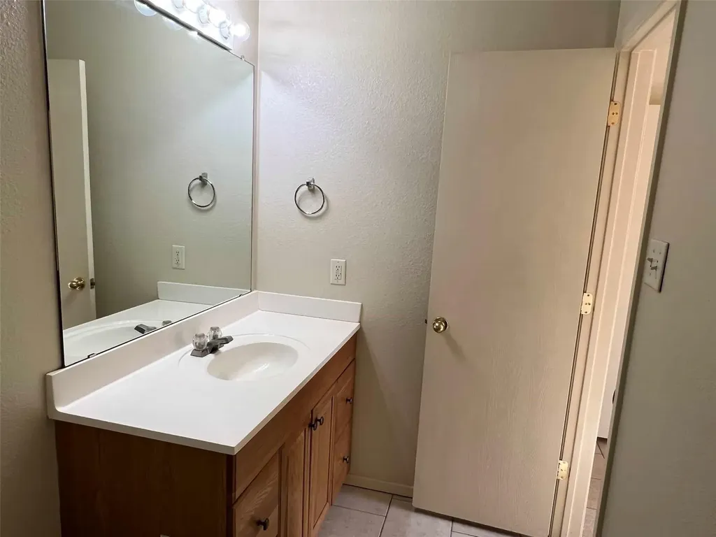 121 Cambridge Drive Saginaw TX 76179