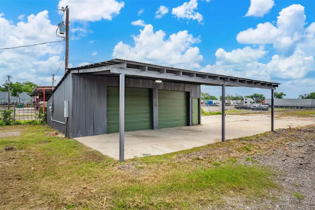 401 W Simonds Road Seagoville TX 75159