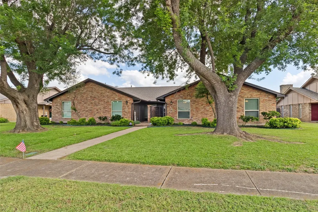 412 Tiffany Trail Richardson TX 75081