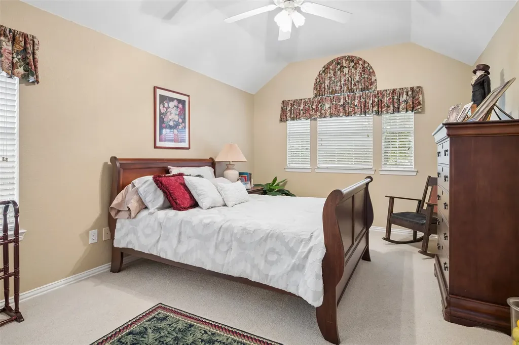 405 Royal Colonnade Arlington TX 76011
