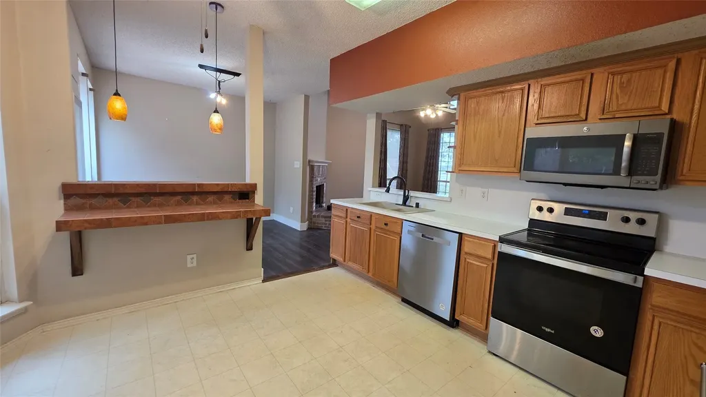 108 Indian Oaks Trail West Tawakoni TX 75474
