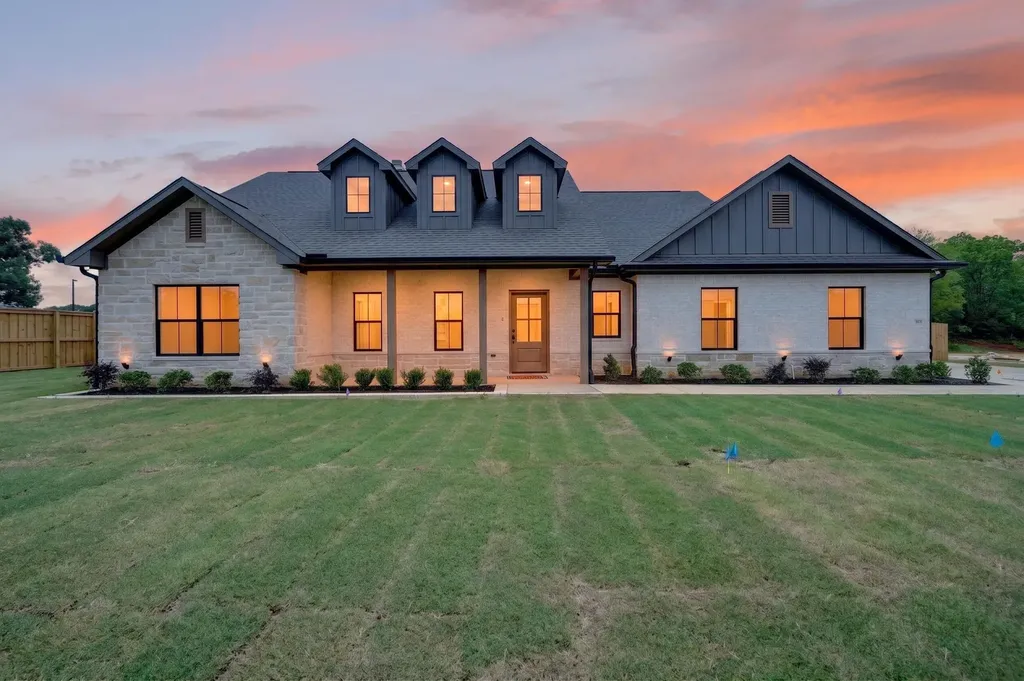 301 Grace Lane Athens TX 75751