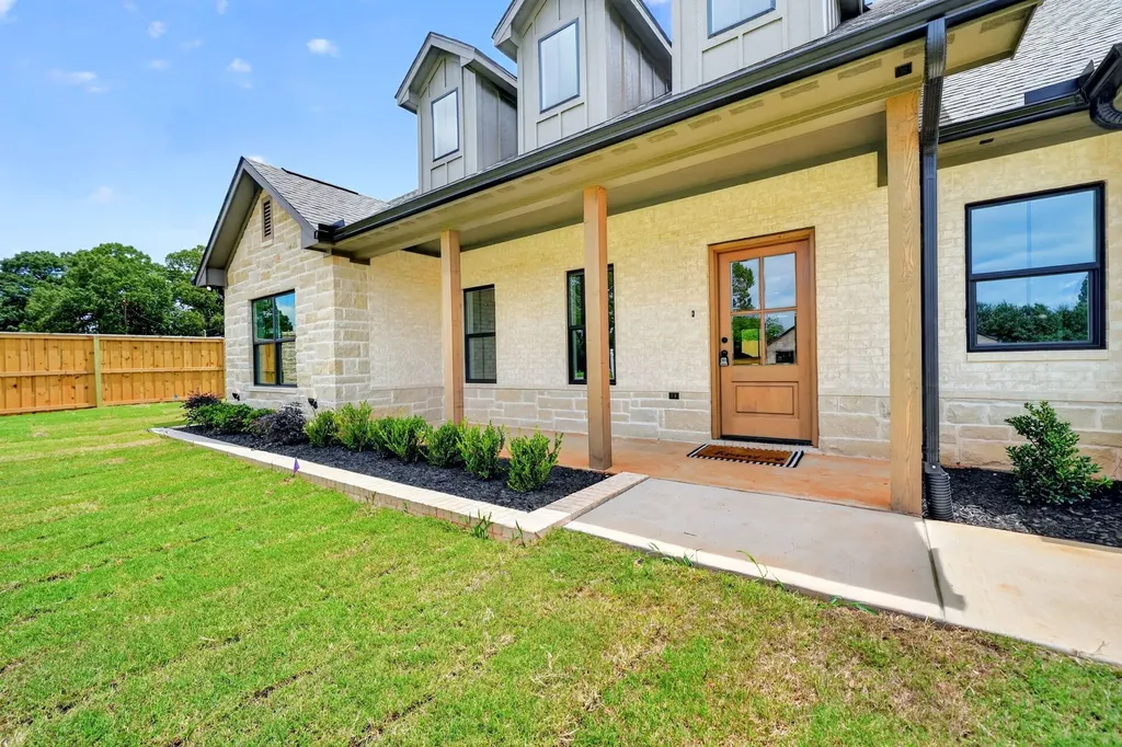 301 Grace Lane Athens TX 75751