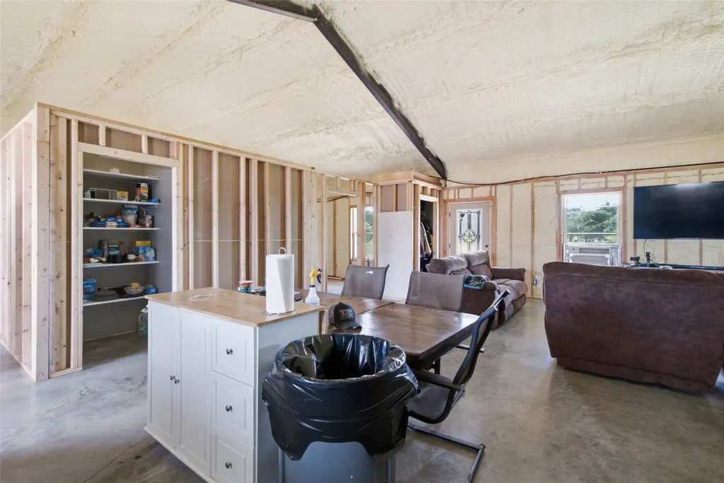 1017 County Road 4699 Boyd TX 76023