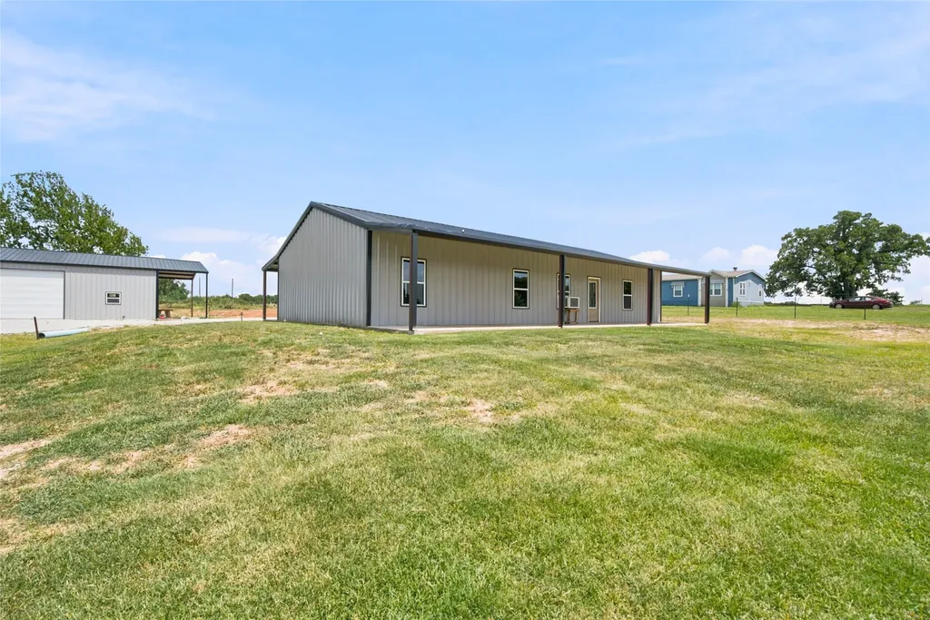 1017 County Road 4699 Boyd TX 76023