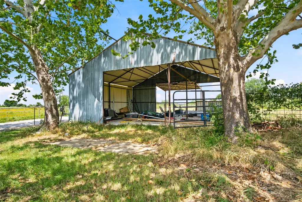 1017 County Road 4699 Boyd TX 76023